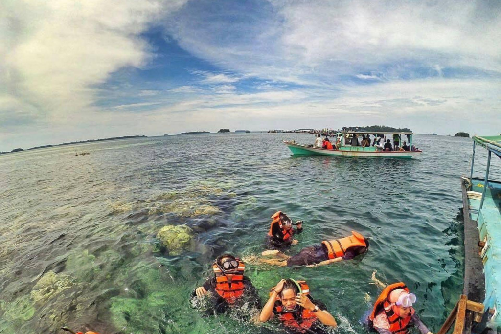 Spot Snorkeling Pulau Pari Terbaik dan Tips Aman Pemula