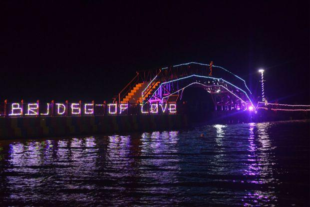 Berburu bintang di Dermaga Cinta Pulau Tidung